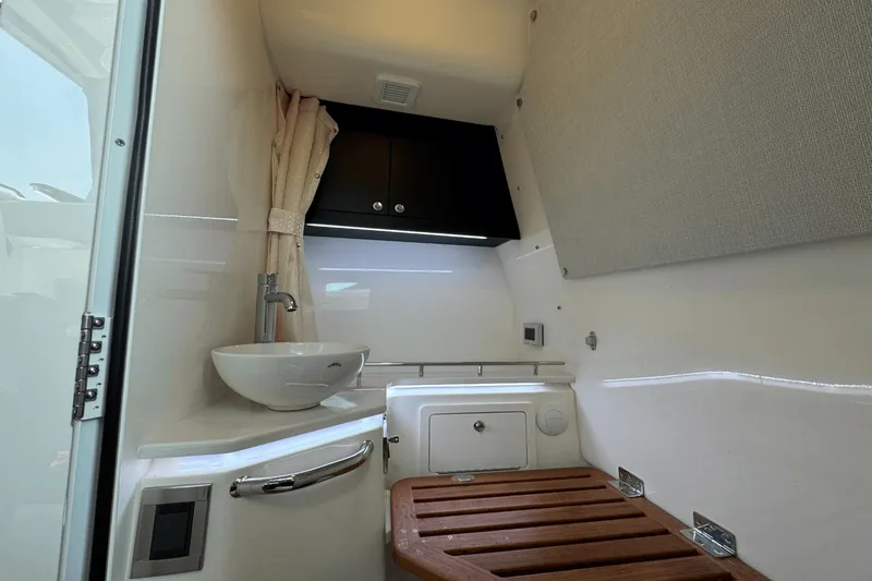 Slide: The Image of Boston Whaler 380 Realm 2025 - 69