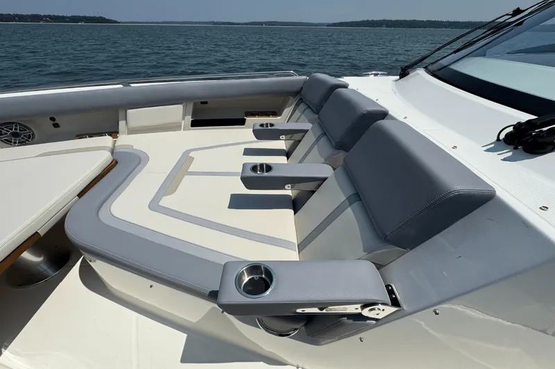 Slide: The Image of Boston Whaler 380 Realm 2025 - 88