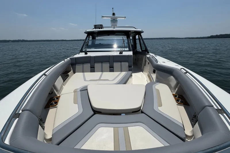 Slide: The Image of Boston Whaler 380 Realm 2025 - 90