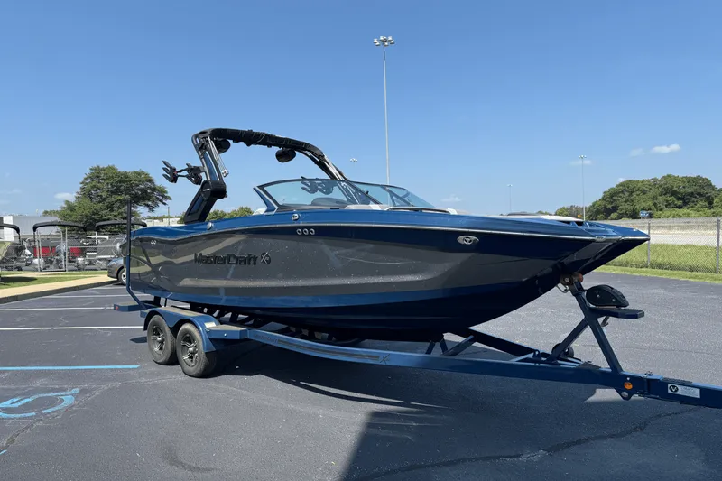 Slide: The Image of Mastercraft X22 2022 - 2