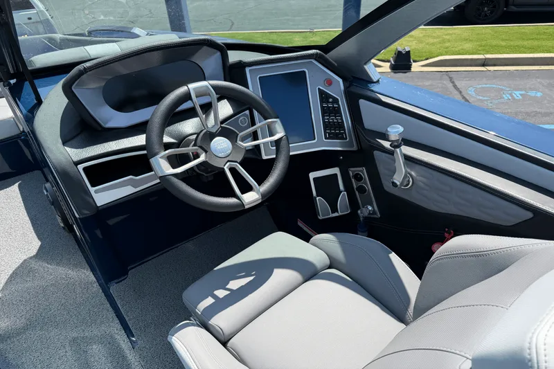 Slide: The Image of Mastercraft X22 2022 - 3