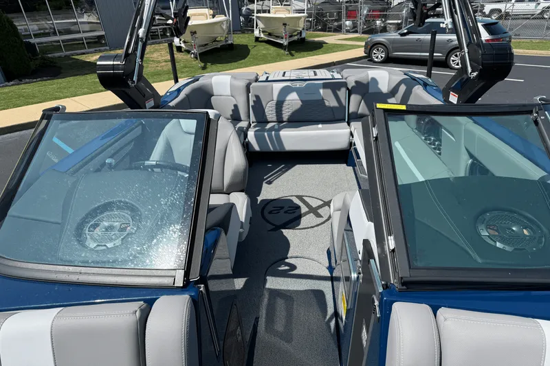 Slide: The Image of Mastercraft X22 2022 - 7