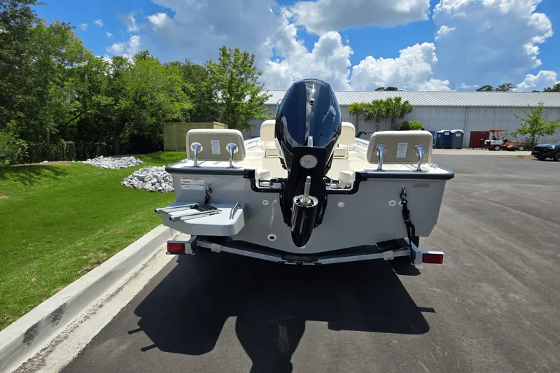 Slide: The Image of Boston Whaler 170 Montauk 2025 - 1