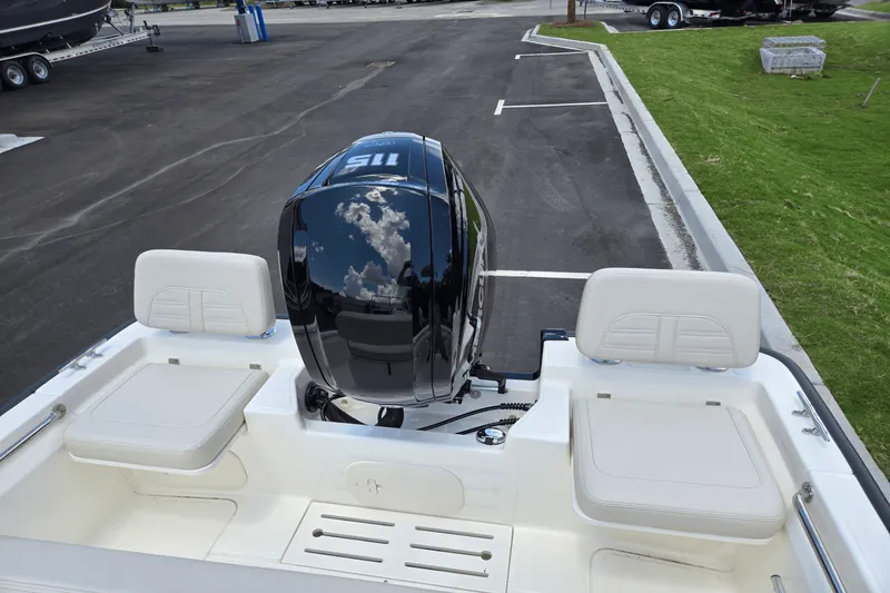 Slide: The Image of Boston Whaler 170 Montauk 2025 - 2