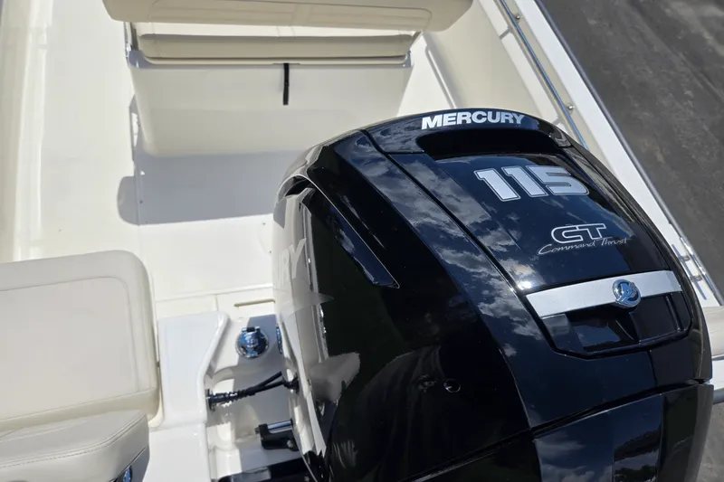 Slide: The Image of Boston Whaler 170 Montauk 2025 - 3
