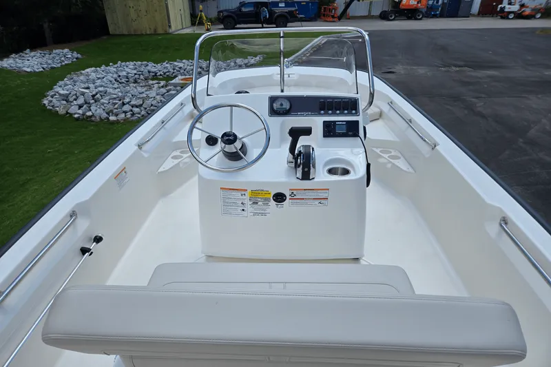 Slide: The Image of Boston Whaler 170 Montauk 2025 - 5