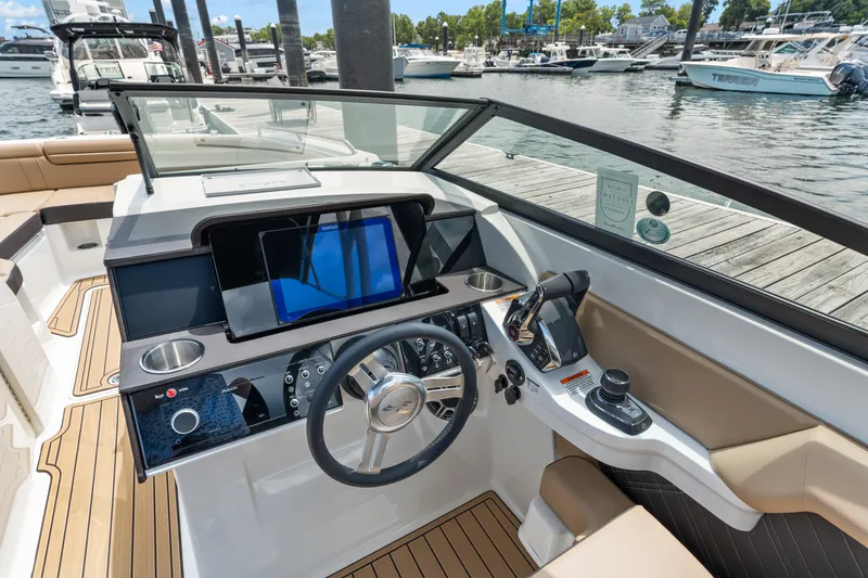 Slide: The Image of Sea Ray SDX 290 Outboard 2026 - 16