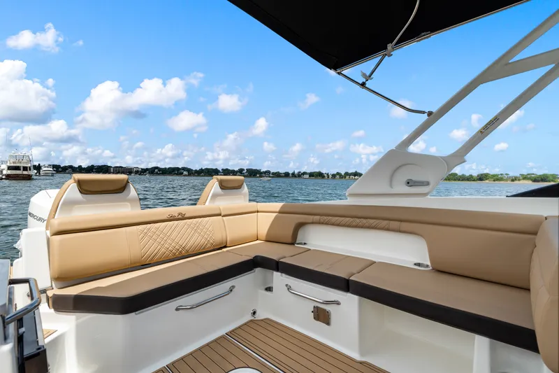 Slide: The Image of Sea Ray SDX 290 Outboard 2026 - 11
