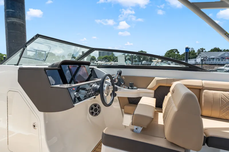 Slide: The Image of Sea Ray SDX 290 Outboard 2026 - 15