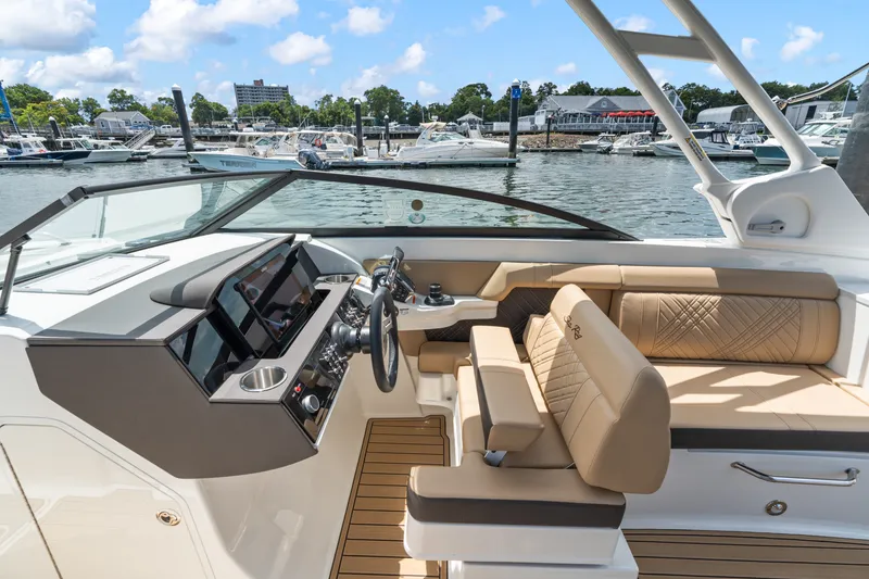 Slide: The Image of Sea Ray SDX 290 Outboard 2026 - 14