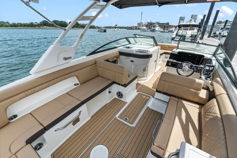 Slide: The Image of Sea Ray SDX 290 Outboard 2026 - 8