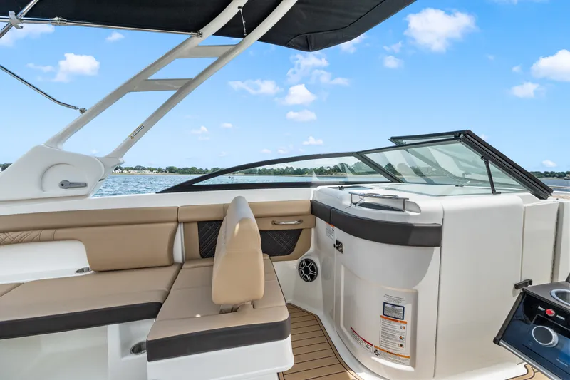 Slide: The Image of Sea Ray SDX 290 Outboard 2026 - 20