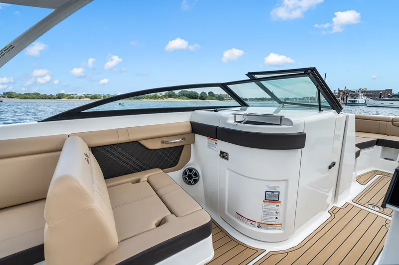 Slide: The Image of Sea Ray SDX 290 Outboard 2026 - 21