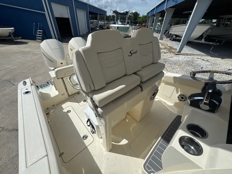 Slide: The Image of Scout 260 LXF 2026 - 9