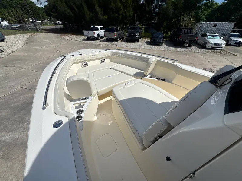 Slide: The Image of Scout 260 LXF 2026 - 13