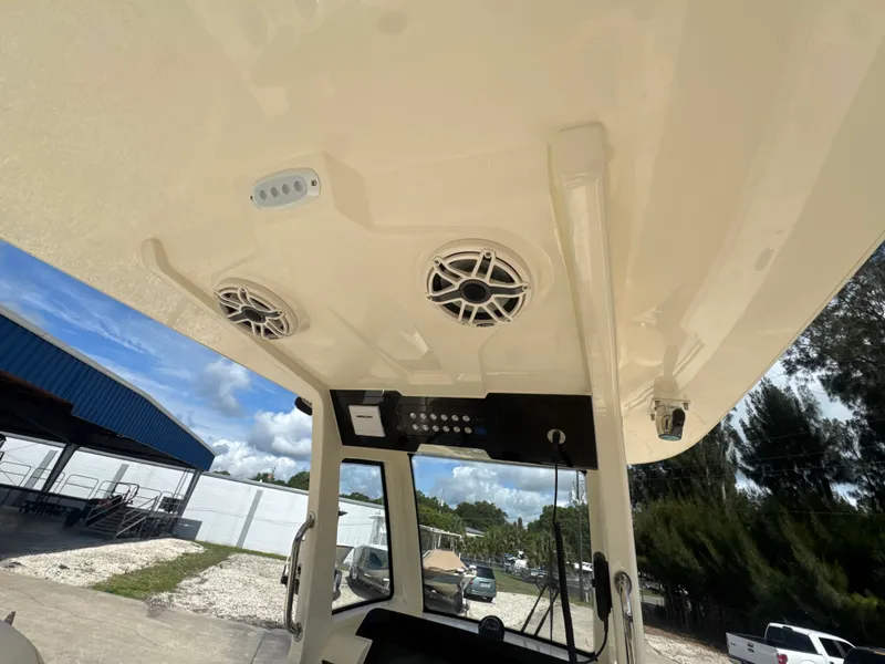 Slide: The Image of Scout 260 LXF 2026 - 11