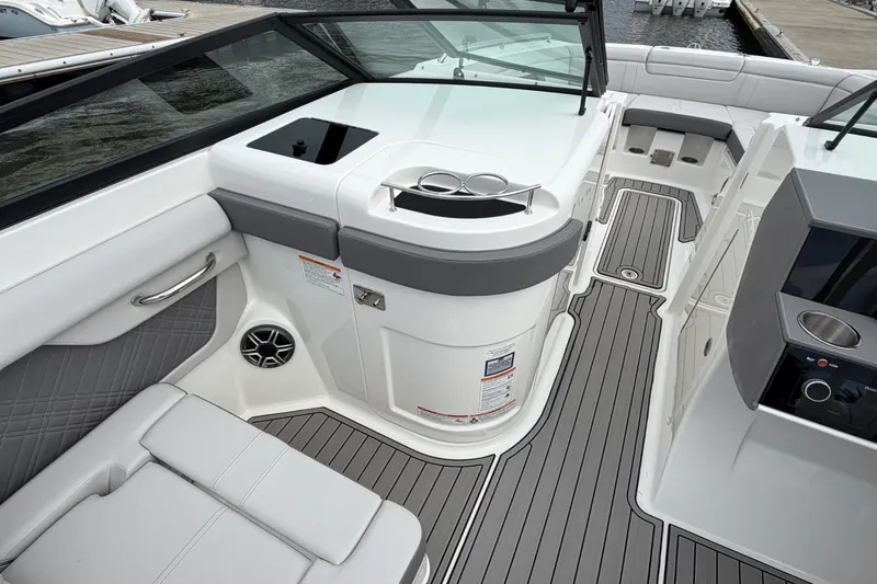 Slide: The Image of Sea Ray SDX 290 Outboard 2026 - 26