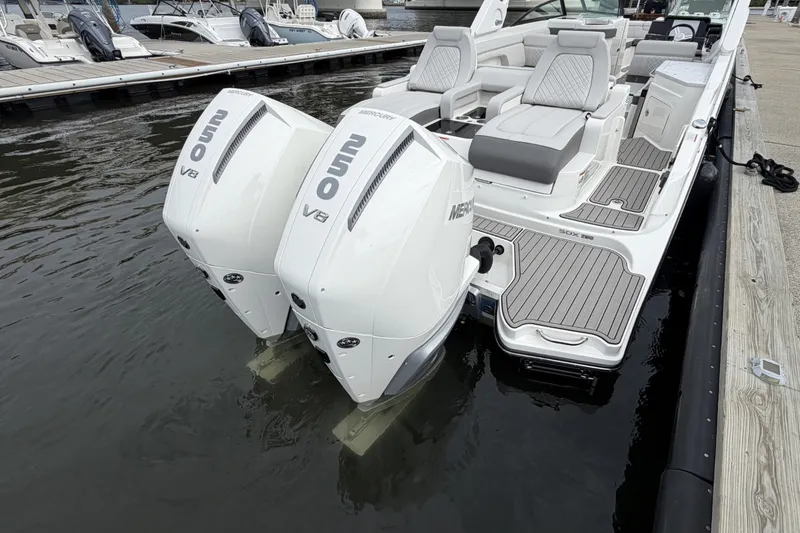 Slide: The Image of Sea Ray SDX 290 Outboard 2026 - 13