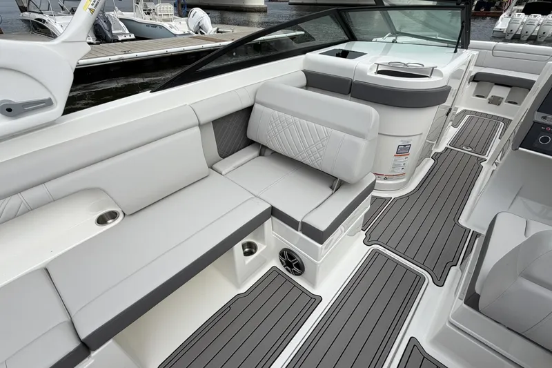 Slide: The Image of Sea Ray SDX 290 Outboard 2026 - 22