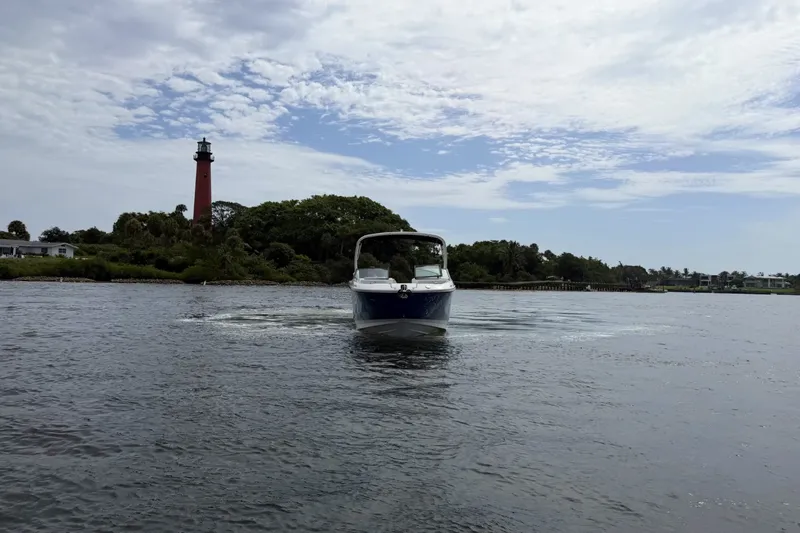 Slide: The Image of Sea Ray SDX 290 Outboard 2026 - 6