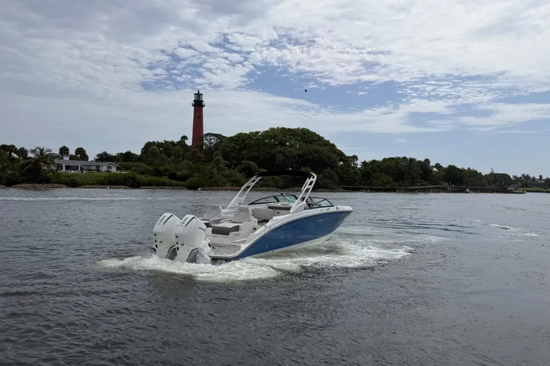 Slide: The Image of Sea Ray SDX 290 Outboard 2026 - 10