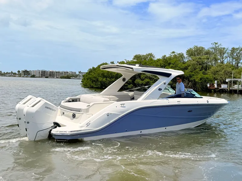 Slide: The Image of Sea Ray SLX 310 Outboard 2026 - 19