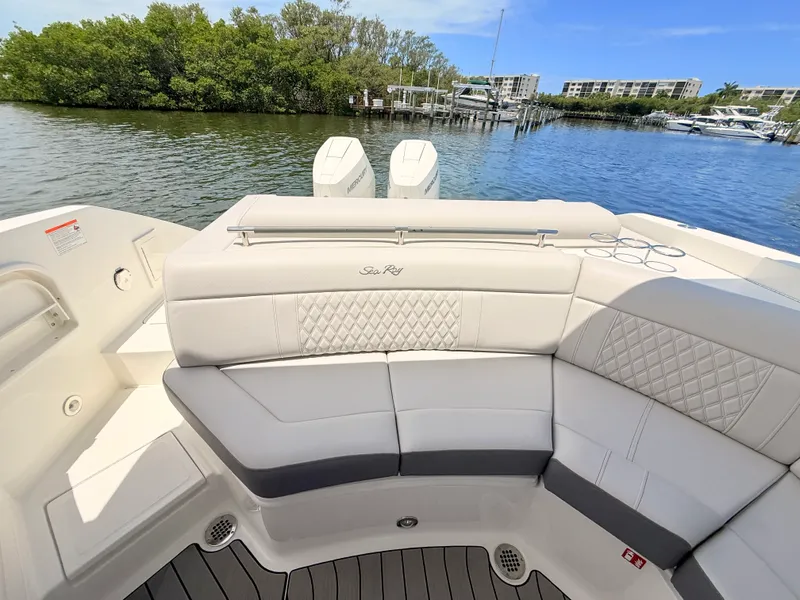Slide: The Image of Sea Ray SLX 310 Outboard 2026 - 38