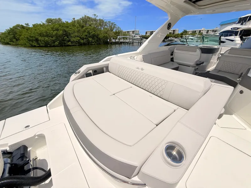 Slide: The Image of Sea Ray SLX 310 Outboard 2026 - 29