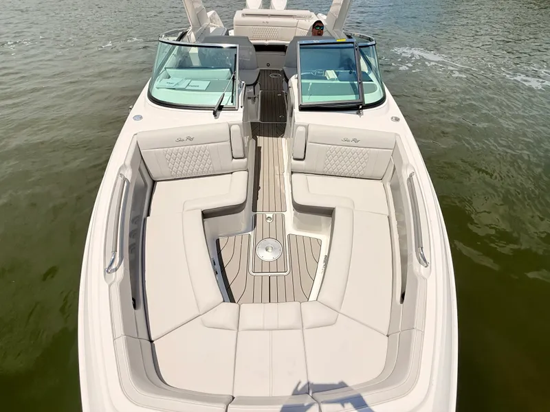 Slide: The Image of Sea Ray SLX 310 Outboard 2026 - 72