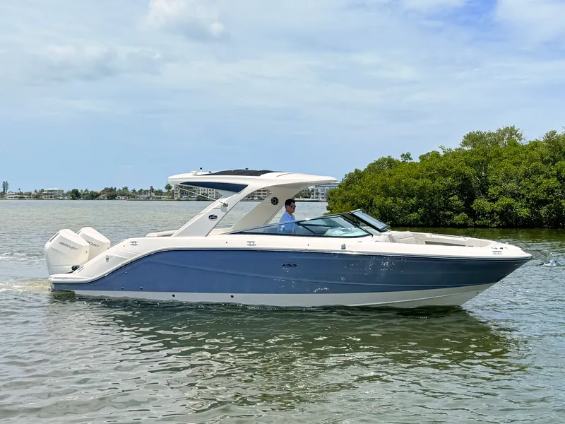 The Image of Sea Ray SLX 310 Outboard 2026 - 0