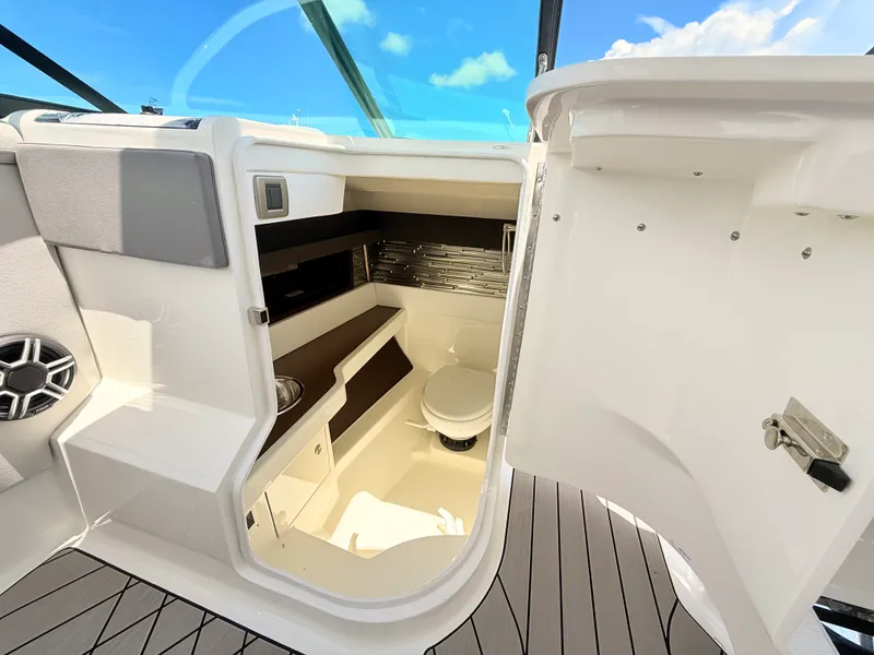 Slide: The Image of Sea Ray SLX 310 Outboard 2026 - 64