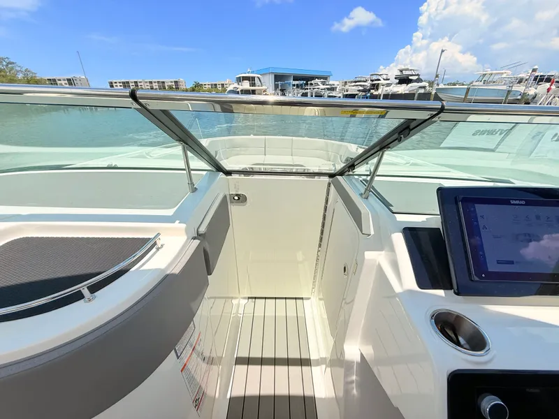 Slide: The Image of Sea Ray SLX 310 Outboard 2026 - 70