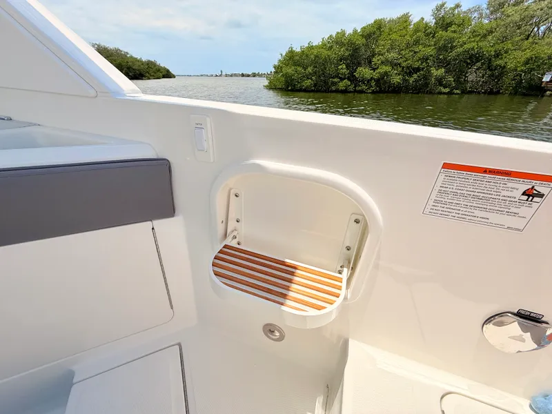 Slide: The Image of Sea Ray SLX 310 Outboard 2026 - 34