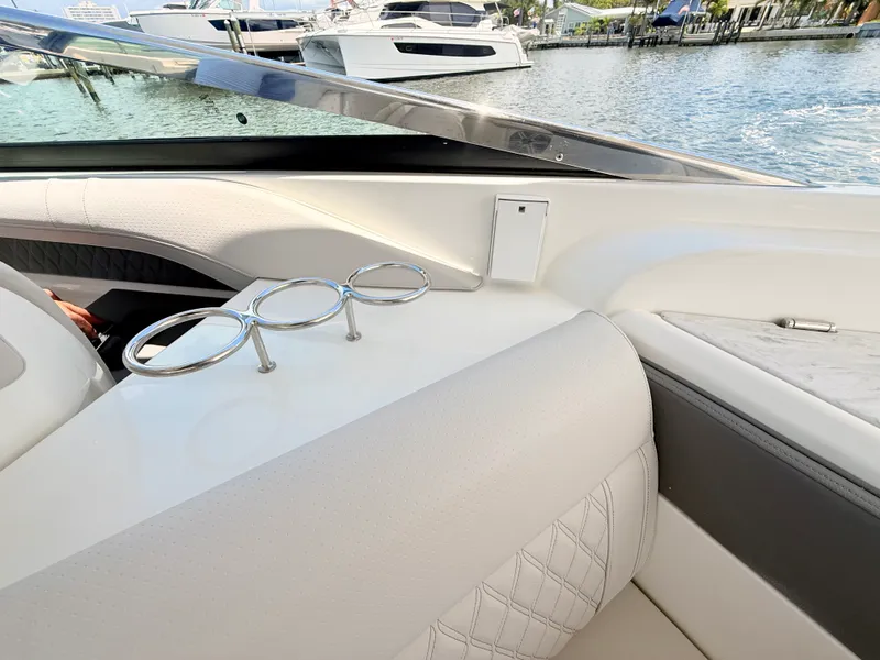 Slide: The Image of Sea Ray SLX 310 Outboard 2026 - 46