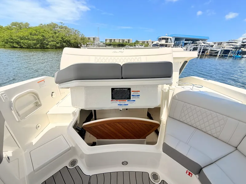 Slide: The Image of Sea Ray SLX 310 Outboard 2026 - 39
