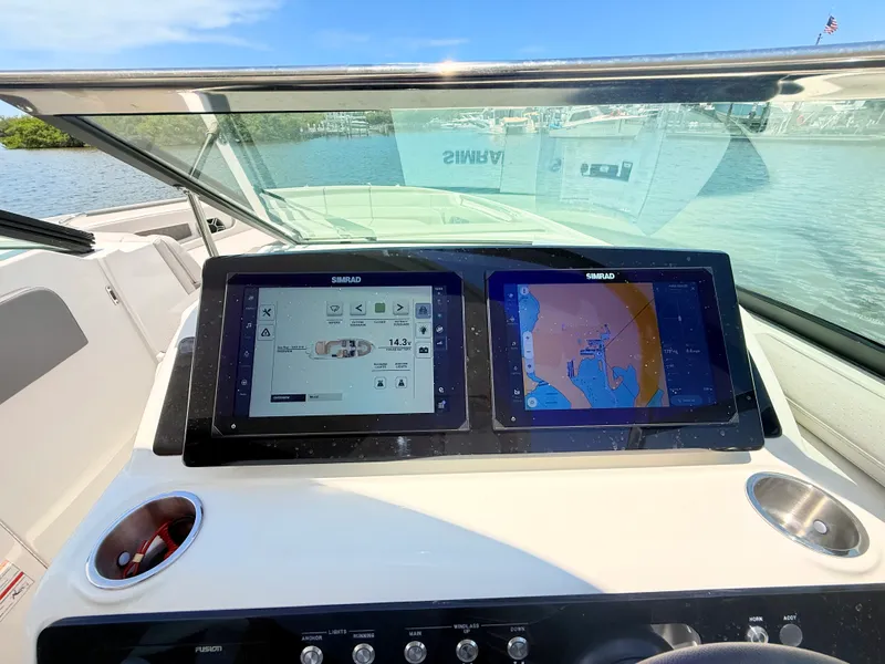 Slide: The Image of Sea Ray SLX 310 Outboard 2026 - 56