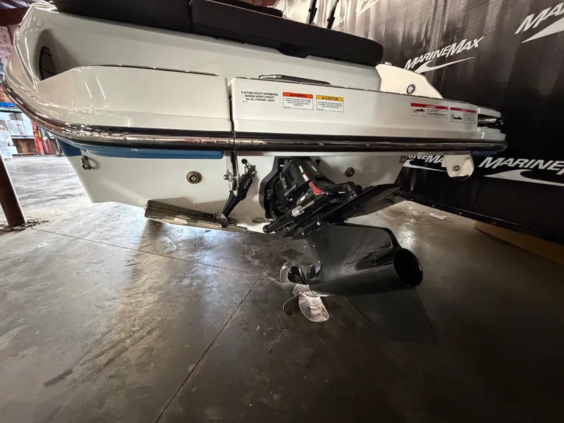 Slide: The Image of Sea Ray SDX 270 Surf 2026 - 7
