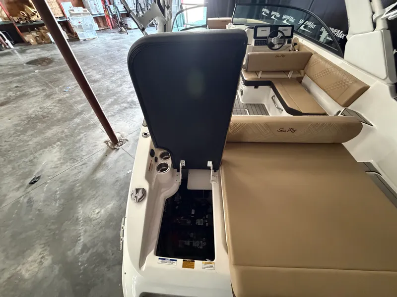 Slide: The Image of Sea Ray SDX 270 Surf 2026 - 11
