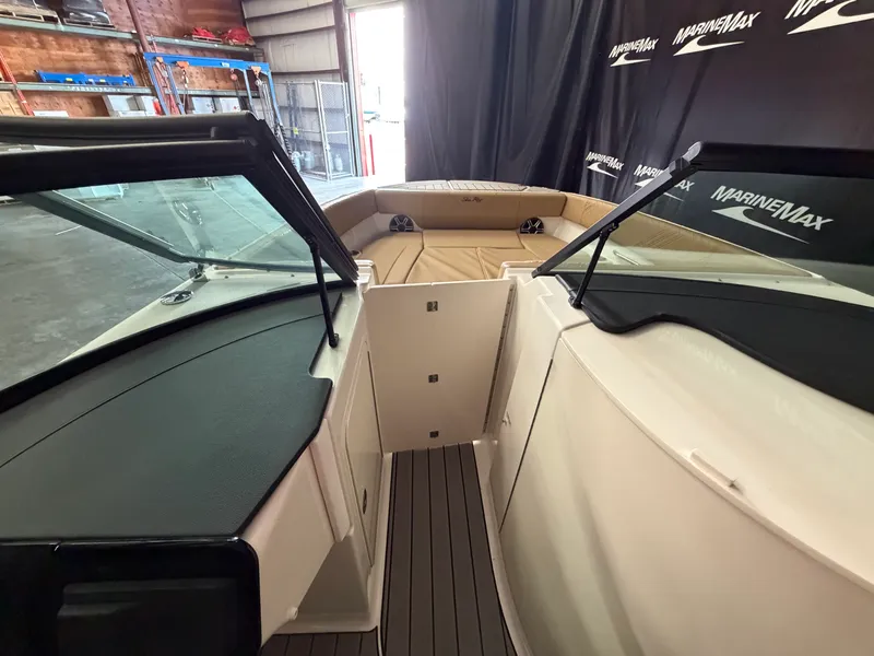 Slide: The Image of Sea Ray SDX 270 Surf 2026 - 43