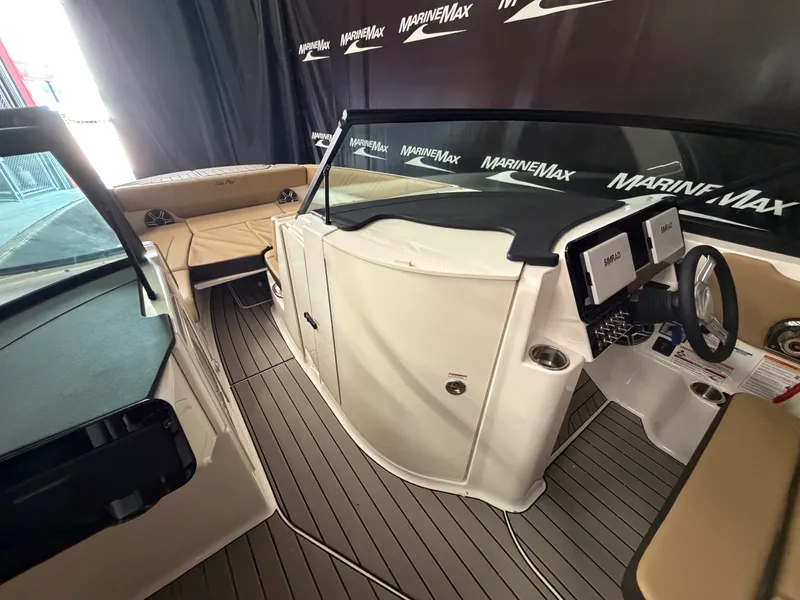 Slide: The Image of Sea Ray SDX 270 Surf 2026 - 37