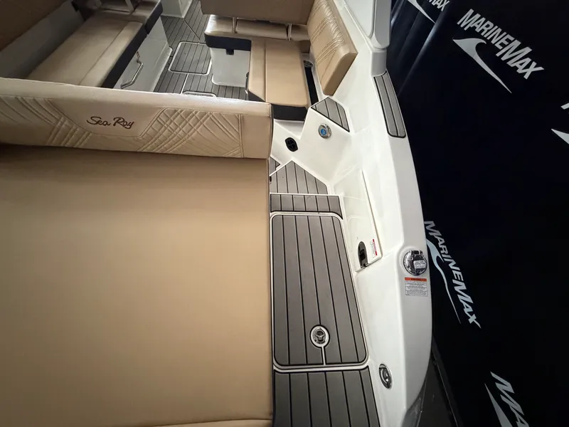 Slide: The Image of Sea Ray SDX 270 Surf 2026 - 14
