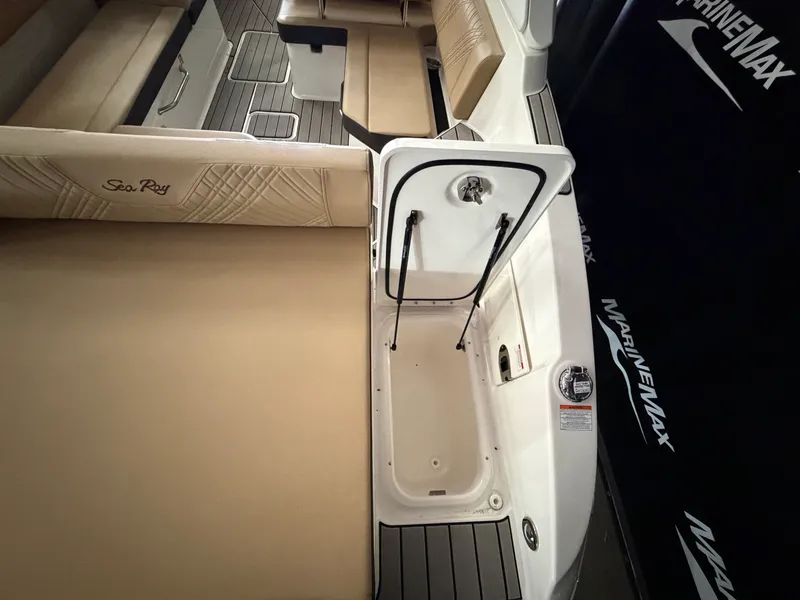 Slide: The Image of Sea Ray SDX 270 Surf 2026 - 15
