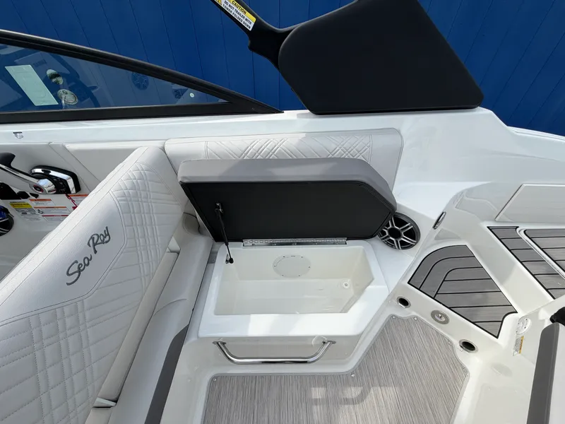 Slide: The Image of Sea Ray SDX 250 Surf 2026 - 19