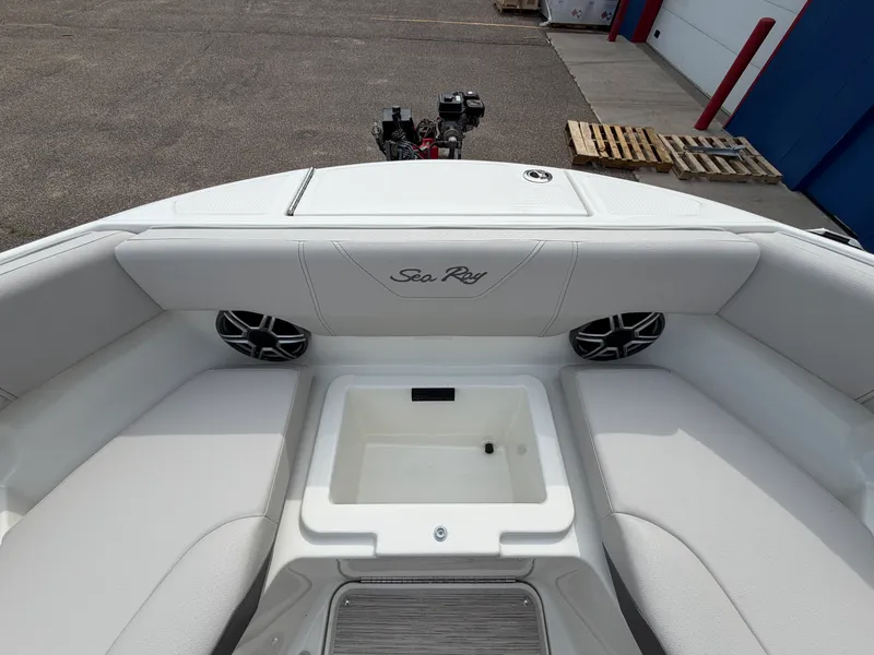 Slide: The Image of Sea Ray SDX 250 Surf 2026 - 45