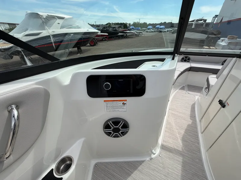 Slide: The Image of Sea Ray SDX 250 Surf 2026 - 28