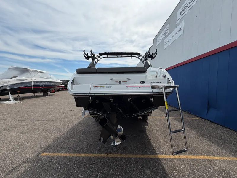 Slide: The Image of Sea Ray SDX 250 Surf 2026 - 7