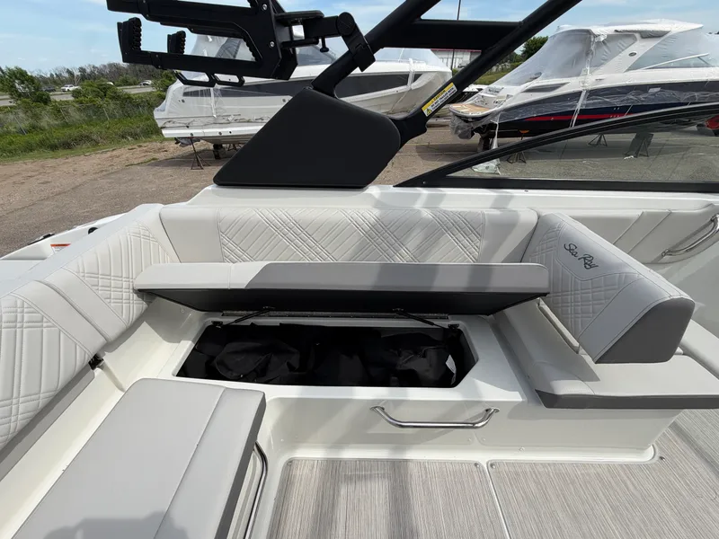 Slide: The Image of Sea Ray SDX 250 Surf 2026 - 23