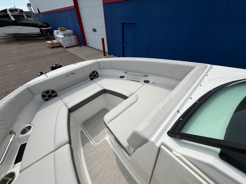 Slide: The Image of Sea Ray SDX 250 Surf 2026 - 48