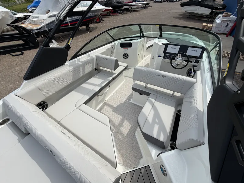 Slide: The Image of Sea Ray SDX 250 Surf 2026 - 16