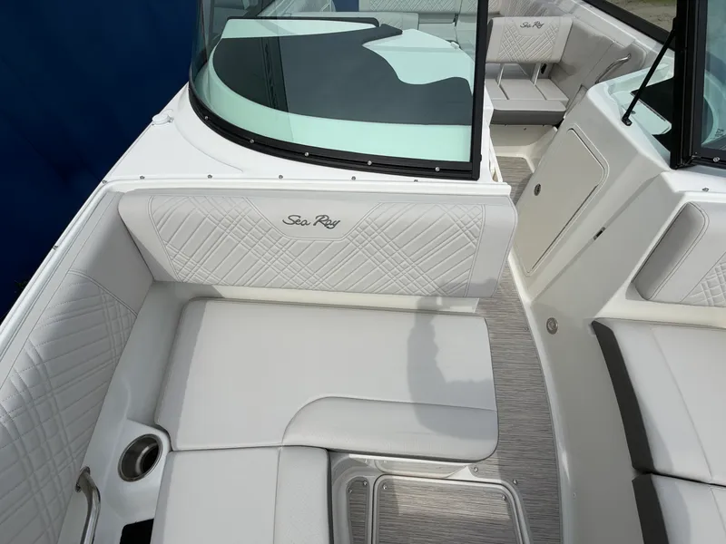 Slide: The Image of Sea Ray SDX 250 Surf 2026 - 49